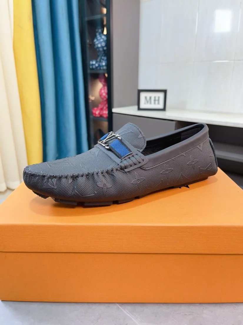 Men's men's shoes💰400🌹🌹[LV Louis Vuitton] New men's beanie shoes💝💝.. Top-grade imported cowhide embossed➕Comfortable leather lining. It is extremely skin-friendly and comfortable, feels very delicate, and the shape is very correct! Perfectly reflects the three-dimensional sense, code number: 38-44